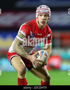 20 novembre 2020; Totally Wicked Stadium, Saint Helens, Merseyside, Inghilterra; betfred Super League Playoff Rugby, Saint Helens Saints contro Catalan Dragons; Theo Fages di St Helens passa la palla Credit: Action Plus Sports Images/Alamy Live News Foto Stock