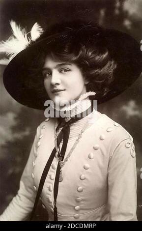 LILY ELSIE (1886-1962) attrice e cantante inglese che anche ha fatto due brevi apparizioni cinematografiche fotografate intorno al 1909 Foto Stock