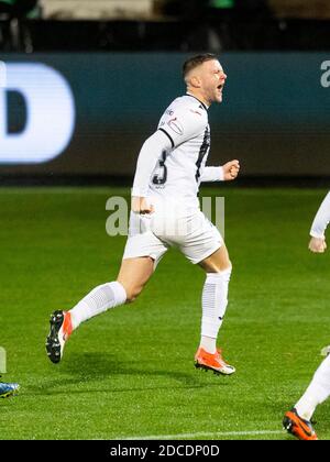 Dunfermline, Scozia, Regno Unito. Il 20 novembre 2020 Dominic Thomas of Dunfermline festeggia dopo aver segnato il traguardo di apertura durante la partita del Campionato Scozzese contro i cuori Dunfermline V all'East End Park Stadium. Credit: Alan Rennie/Alamy Live News Foto Stock