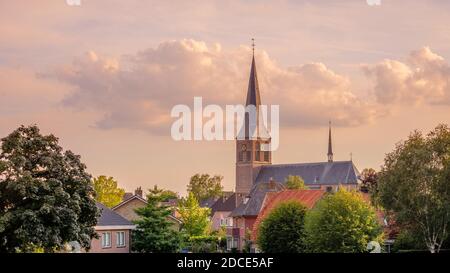 La Chiesa cattolica di New Blasius nella città olandese di Delden, costruita nel 1873 Foto Stock