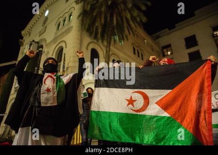 20 novembre 2020: Le città di tutta la Catalogna hanno dimostrato a favore del diritto all'autodeterminazione nel Sahara occidentale e di denunciare la violazione degli accordi di cessate il fuoco del 1991 venerdì scorso, che ha innescato la ripresa del conflitto armato tra l'esercito marocchino e il fronte Polisario credito: Thiago Prudencio/DAX/ZUMA Wire/Alamy Live News Foto Stock