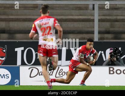 20 novembre 2020; Totally Wicked Stadium, Saint Helens, Merseyside, Inghilterra; betfred Super League Playoff Rugby, Saint Helens Saints contro Catalan Dragons; Regan Grace of St Helens segna una prova dopo 74 minuti per fare il punteggio 46-2 Credit: Action Plus Sports Images/Alamy Live News Foto Stock