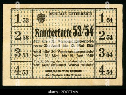 Europa, Österreich, Zeit nach dem 2. Weltkrieg, Raucherkarte der Republik Österreich, herausgegeben 1949 , Rechte werden nicht vertreten / Europe, Austria, tempo dopo il WW II , fumatore ratio timbro della Repubblica austriaca , pubblicato il 1949, non ci sono diritti . Foto Stock