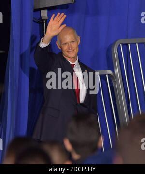 MIAMI, FLORIDA - 18 FEBBRAIO: Il senatore Rick Scott insieme al presidente Donald Trump e alla First Lady Melania Trump partecipano ad un rally alla Florida International University il 18 febbraio 2019 a Miami, Florida. Il presidente Trump ha parlato della crisi in corso in Venezuela. Persone: Senatore Rick Scott credito: Hoo-me / MediaPunch Foto Stock