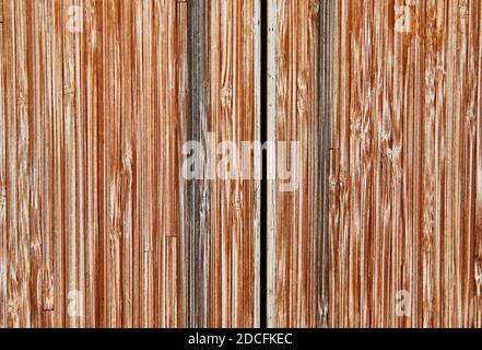 Il vecchio marrone vintage grunge sfondo costituito di verticale di tavole di legno. Foto Stock
