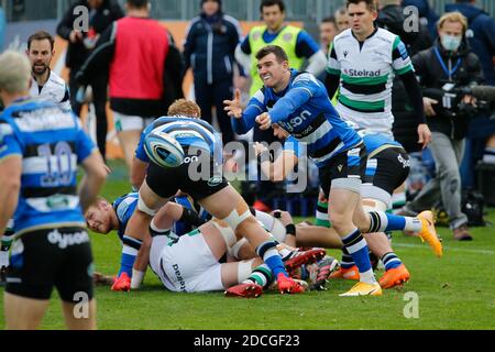 Bath, Regno Unito. 02 novembre 2020. BATH, INGHILTERRA. IL 22 NOVEMBRE ben Spencer prende il pallone via per Bath Rugby durante la partita della Gallagher Premiership tra Bath Rugby e Newcastle Falcons al Recreation Ground, Bath, domenica 22 novembre 2020. (Credit: Chris Lishman | MI News) Credit: MI News & Sport /Alamy Live News Foto Stock