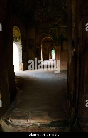 Vista del tramonto a Talatal Ghar a Rangpur, Sivasagar, Assam. I più grandi esempi di architettura Tai Ahom Foto Stock