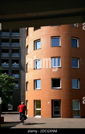 L'Aia, Paesi Bassi. Immagini tra 2013 e 2017. Stationsbuurt Urban – Renewal Housing. ‘De Croissant’, l’Aia. Dell'architetto belga Charles Foto Stock