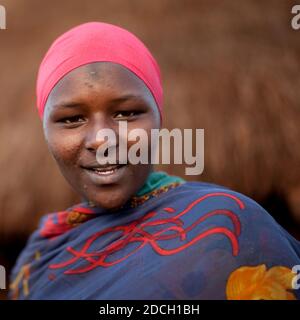 Ritratto di una donna musulmana della tribù Borana, Marsabit County, Marsabit, Kenya Foto Stock
