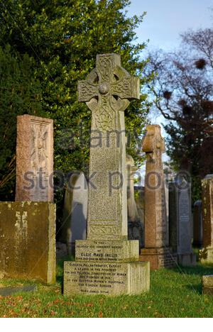 Elsie Inglis, 1864 – 1917, lapide nel cimitero di Dean, medico, chirurgo, insegnante e fondatore degli ospedali scozzesi per donne, Edimburgo Foto Stock