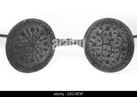 Waffle ferro, Anonimo, 18 ° secolo, Generale: 85.5 x 18 x 11.1cm (855 x 180 x 111mm), fiore, 1889 Foto Stock