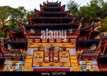 Vista della Pagoda di Shi Baozhai sul fiume Yangtze vicino a Wanzhou, Chongqing, Repubblica Popolare Cinese, Asia Foto Stock