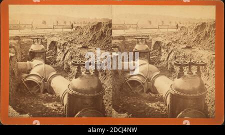 Vista delle porte sul fiume Sudbury Pipeline sotto la casa di cancello effluente, Chestnut Hill Reservoir, guardando a sud. 31 ottobre 1877, fermo immagine, Stereografi, 1877 Foto Stock