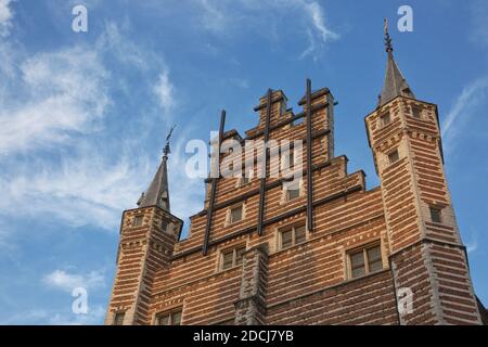 Particolare dell'edificio Vleeshuis ad Atnwerp, Belgio. Iin il Medioevo era un mercato della carne e un guildhall. Foto Stock