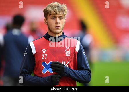 BARNSLEY, INGHILTERRA. 21 NOVEMBRE. Will Swan of Nottingham Forest durante la partita del campionato Sky Bet tra Barnsley e Nottingham Forest a Oakwell, Barnsley sabato 21 novembre 2020. (Credit: Jon Hobley | MI News) Credit: MI News & Sport /Alamy Live News Foto Stock