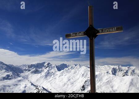 Catena montuosa Kalkkogel nelle Alpi dello Stubai, Nord Tirolo, Austria Foto Stock