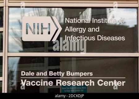 Bethesda, MD, USA 11/21/2020: Dale and Betty Bumpers Vaccine Research Center of National Institutes of Health è leader mondiale nello sviluppo di vaccini Foto Stock