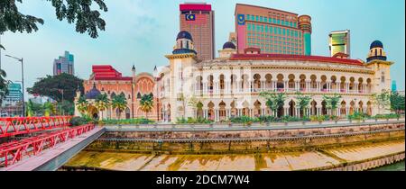 Kuala Lumpur, Fiume della vita in primo piano, Malesia. Panorama Foto Stock