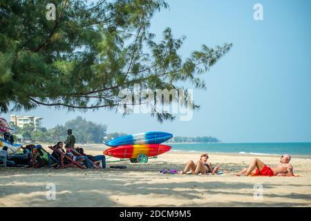 Beachlife a Khao Kalok Beach a sud di Hua Hin in Prachuap Khiri Khan Provincia di Thailandia Foto Stock