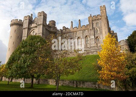 L'elevazione sud-est dello spettacolare Castello di Arundel, Arundel, West Sussex, Inghilterra, Regno Unito Foto Stock