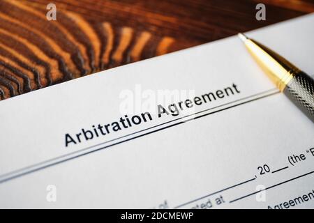 Il documento accordo di arbitrato è pronto per la firma. Foto Stock