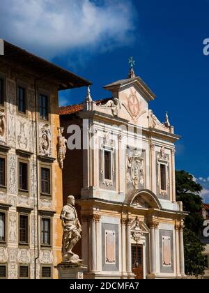 Piazza dei Cavalieri di Pisa, il 2° posto più importante della città e gioiello del Rinascimento italiano (XVI secolo) Foto Stock