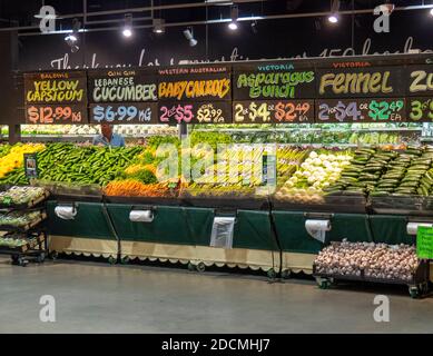 Varietà di verdure in esposizione nel mercato agricolo di Bunbury Australia occidentale. Foto Stock