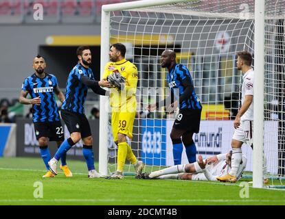 Milano, Italia. 22 novembre 2020. Salvatore Sirigu del Torino FC durante la Serie A 2020/21 partita tra FC Internazionale e Torino FC allo stadio San Siro di Milano il 22 novembre 2020 - Foto FCI/Fabrizio Carabelli/LM Credit: Fabrizio Carabelli/LPS/ZUMA Wire/Alamy Live News Foto Stock