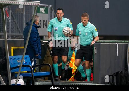 SITTARD, Paesi Bassi. 22 novembre 2020. Calcio, olandese eredivisie, stagione 2020/2021, Referee Dennis Higler durante la partita Fortuna Sittard - Feyenoord Credit: Pro Shots/Alamy Live News Foto Stock