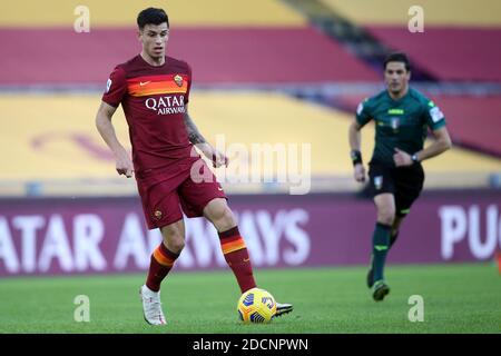 Roma, Italia. 22 novembre 2020. Roma, Italia - 22/11/2020: ROGER IBANEZ (ROMA) in azione durante la Serie UNA partita di campionato italiano COME ROMA contro PARMA CALCIO 1913 allo Stadio Olimpico di Roma. Credit: Agenzia fotografica indipendente/Alamy Live News Foto Stock