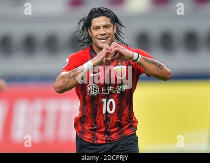 Doha, Qatar. 22 novembre 2020. Hulk di Shanghai SIGG celebra il suo obiettivo durante la partita del gruppo H tra Shanghai SIGG della Cina e Jeonbuk Hyundai Motors della Corea del Sud alla AFC Champions League 2020 a Doha, capitale del Qatar, 22 novembre 2020. Credit: Nikku/Xinhua/Alamy Live News Foto Stock