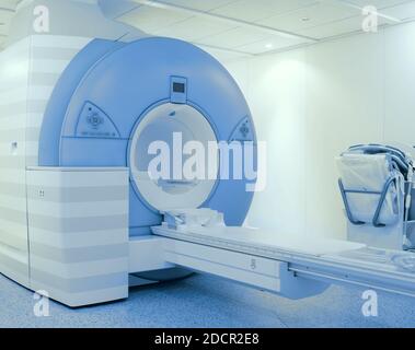 Scanner per tomografia nel reparto ospedaliero Foto Stock