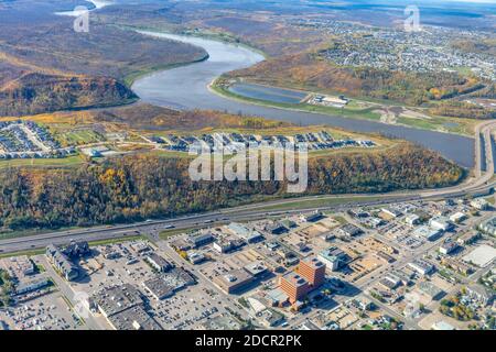 Foto aerea del fiume Athabasca a Fort McMurray Alberta Canada. Foto Stock