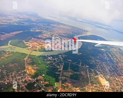 Atterraggio aereo all'aeroporto di Manaus, Amazonas, Brasile Foto Stock