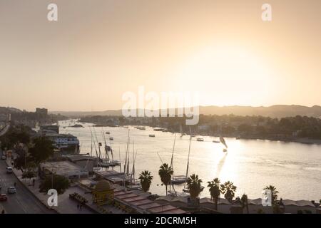 Vista sul fiume Nilo, Assuan, Egitto Foto Stock