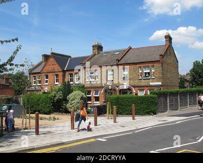 Palmerston Rd & Northcote Rd, chiusura svincolo e paesaggio, Walthamstow, Londra, Regno Unito. Parte del programma Mini Holland di Waltham Forest per strade più sicure Foto Stock