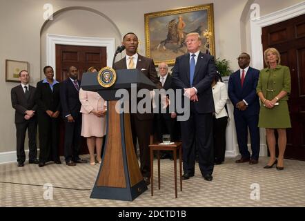 Johnny Taylor Jr. Parla dopo essere stato introdotto dal presidente Donald Trump come presidente del consiglio di amministrazione del presidente sulle università e sui college storicamente neri, il 27 febbraio 2018, alla Casa Bianca a Washington, DC, USA. Foto di Chris Kleponis/CNP/ABACAPRESS.COM Foto Stock