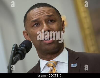 Johnny Taylor Jr. Parla dopo essere stato introdotto dal presidente Donald Trump come presidente del consiglio di amministrazione del presidente sulle università e sui college storicamente neri, il 27 febbraio 2018, alla Casa Bianca a Washington, DC, USA. Foto di Chris Kleponis/CNP/ABACAPRESS.COM Foto Stock