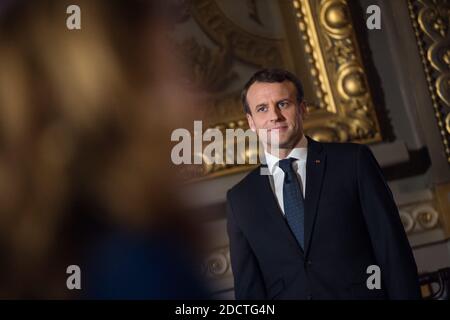 Il presidente francese Emmanuel Macron ascolta i discorsi del primo presidente della Cour de Cassation e del procuratore generale, durante una cerimonia alla Cour de Cassation, la più alta corte giudiziaria francese, presso il tribunale di Parigi, il 15 gennaio 2018. Foto di Eliot Blondt/ABACAPRESS.COM Foto Stock