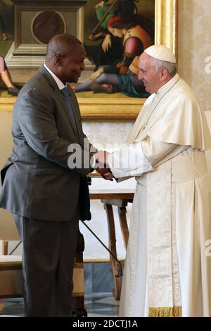 Papa Francesco incontra il Presidente della Repubblica Centrafricana Faustin Archange Touadera al Palazzo Apostolico il 25 gennaio 2018 a Città del Vaticano, Vaticano. Foto di ABACAPRESS.COM Foto Stock