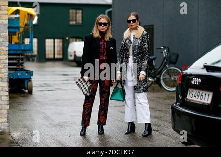 Street Style, Annabel Rosendahl e Darja Barannik in arrivo allo spettacolo Cecilie Bahnsen Autunno-Inverno 2018-2019 tenutosi a 47 Glentevej, a Copenhagen, Danimarca, il 31 gennaio 2018. Foto di Marie-Paola Bertrand-Hillion/ABACAPRESS.COM Foto Stock