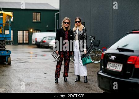 Street Style, Annabel Rosendahl e Darja Barannik in arrivo allo spettacolo Cecilie Bahnsen Autunno-Inverno 2018-2019 tenutosi a 47 Glentevej, a Copenhagen, Danimarca, il 31 gennaio 2018. Foto di Marie-Paola Bertrand-Hillion/ABACAPRESS.COM Foto Stock