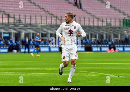 Milano, Italia. 22 novembre 2020. Lyanco (4) di Torino ha visto nella Serie UNA partita tra Inter Milano e Torino a San Siro a Milano. (Photo Credit: Gonzales Photo/Alamy Live News Foto Stock