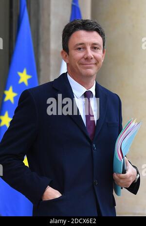 Segretario di Stato in aiuto del primo Ministro e portavoce del Governo Benjamin Griveaux che ha lasciato la riunione settimanale del Gabinetto al Palazzo Elysee, Parigi, Francia, il 12 gennaio 2018. Foto di Christian Liegi/ABACAPRESS.COM Foto Stock