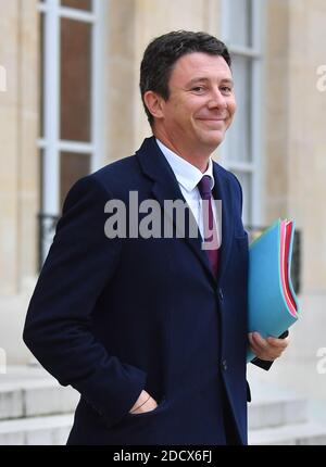 Segretario di Stato in aiuto del primo Ministro e portavoce del Governo Benjamin Griveaux che ha lasciato la riunione settimanale del Gabinetto al Palazzo Elysee, Parigi, Francia, il 12 gennaio 2018. Foto di Christian Liegi/ABACAPRESS.COM Foto Stock