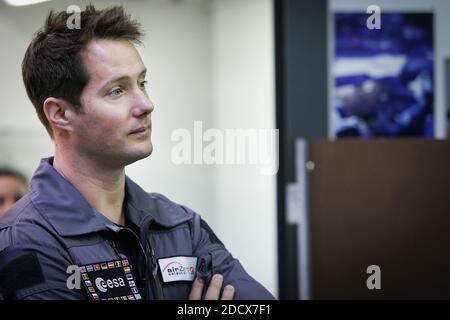 Thomas Pesquet durante il briefing prima del primo volo. L'astronauta Thomas Pesquet sarà presto parte dei piloti con voli parabolici a bordo dell'A310 Zero-G della società Novespace. Questi voli, effettuati dal team di Novespace, consentono agli scienziati, ma anche al pubblico in generale, di sperimentare l'assenza di peso. A Merignac, Francia il 16 febbraio 2018. Foto di Thibaud Moritz/ABACAPRESS.COM Foto Stock