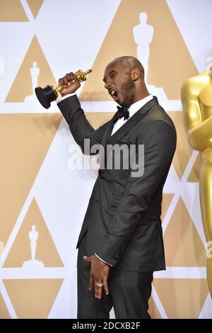 Il regista Kobe Bryant, vincitore del premio miglior cortometraggio animato per 'Ear Basketball', nella sala stampa del 90° Academy Awards tenutosi presso il Dolby Theatre di Hollywood, Los Angeles, California, USA il 4 marzo 2018. Foto di Lionel Hahn/ABACAPRESS.COM Foto Stock