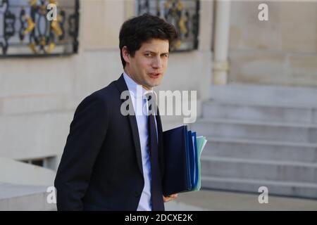 Segretario di Stato per la coesione territoriale Julien Denormandie lascia la riunione settimanale del Gabinetto a Palais de l'Elysee, Parigi, Francia il 20 aprile 2018 Foto di Henri Szwar/ABACAPRESS.COM Foto Stock