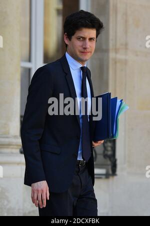 Il Segretario di Stato per la coesione territoriale Julien Denormandie lascia la riunione settimanale del Gabinetto a Palais de l'Elysee, Parigi, Francia il 20 aprile, Foto di Christian Liegi/ABACAPRESS.COM Foto Stock