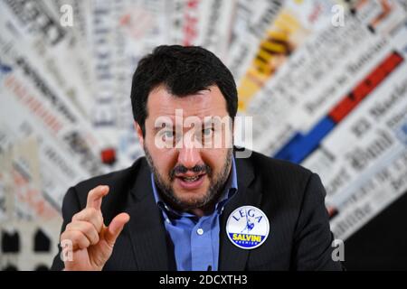 Leader del partito italiano di estrema destra Lega Nord (Lega Nord) Matteo Salvini partecipa a una conferenza stampa presso l'Associazione della Stampa estera di Roma, Italia, il 22 febbraio 2018. Salvini e la sua coalizione corrono per le elezioni generali del 4 marzo 2018. I cittadini italiani voteranno per eleggere i membri del Parlamento e del Senato. Foto: Eric Vandeville/ABACAPRESS.COM Foto Stock